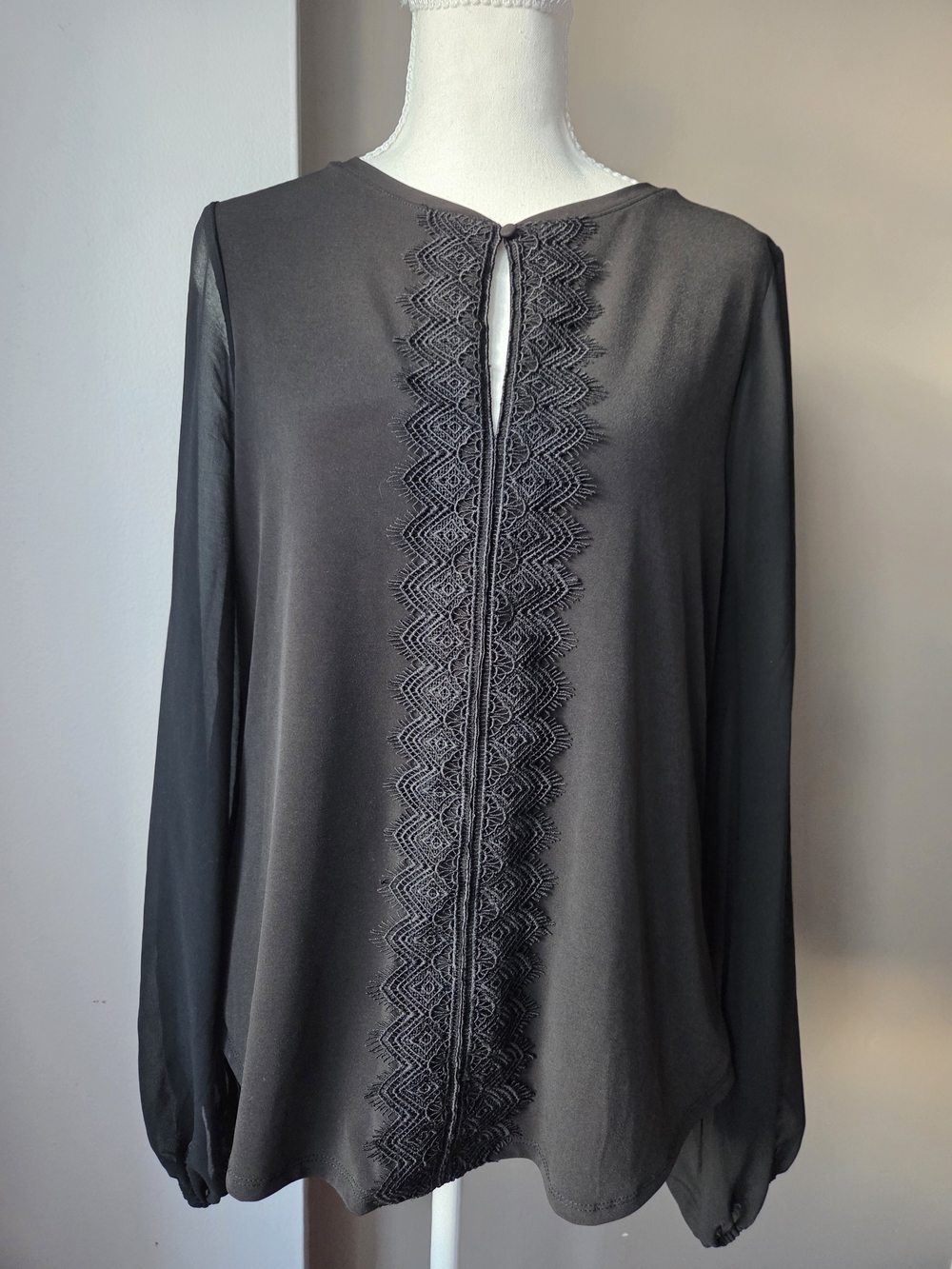 White House Black Market Black Lace Trim Blouse Top LP Large Petite